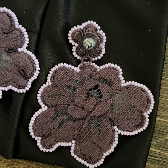 The Petite Rose, Deep Violet - Picture 5 of 5